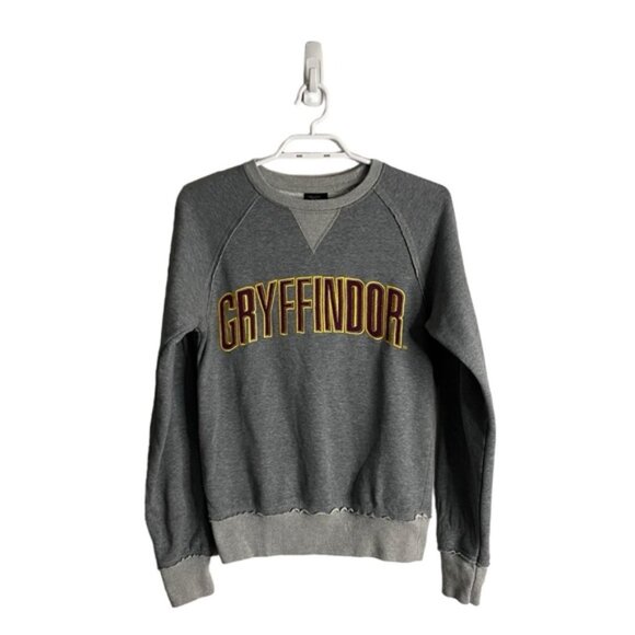 Universal Studios The Wizarding World of Harry Potter Gryffindor Sweatshirt - Picture 1 of 8